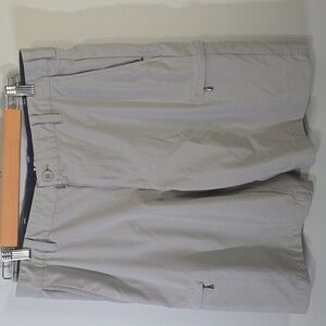 Izod Golf Shorts Men's Size 34 Gray Golf Flat Front Shorts